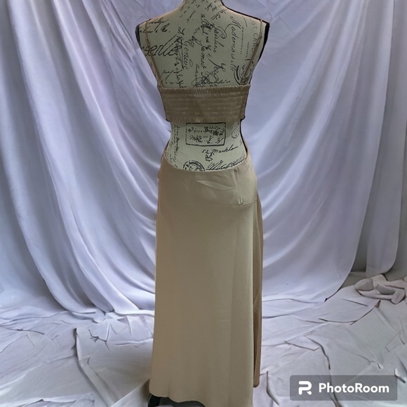 NWT-HOUSE OF HARLOW 1960 gorgeous backless midi in a silk touch fabric SZ MED - Picture 14 of 15